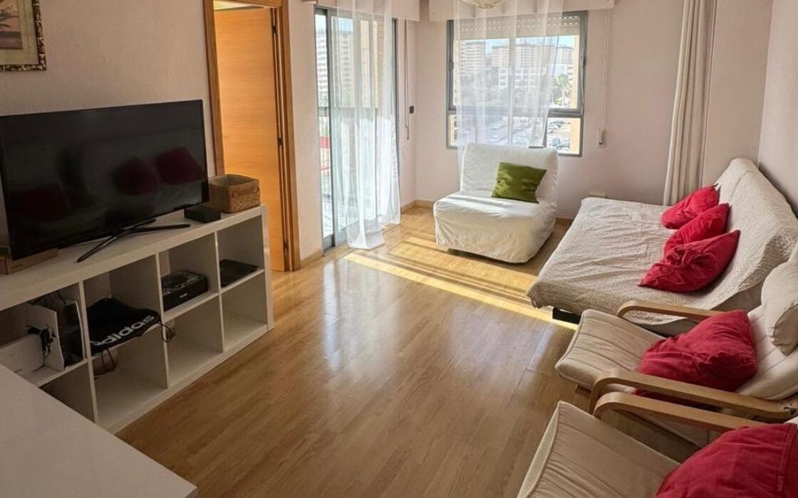 Квартира 3 спальни с террасой в Аликанте 91 кв.м