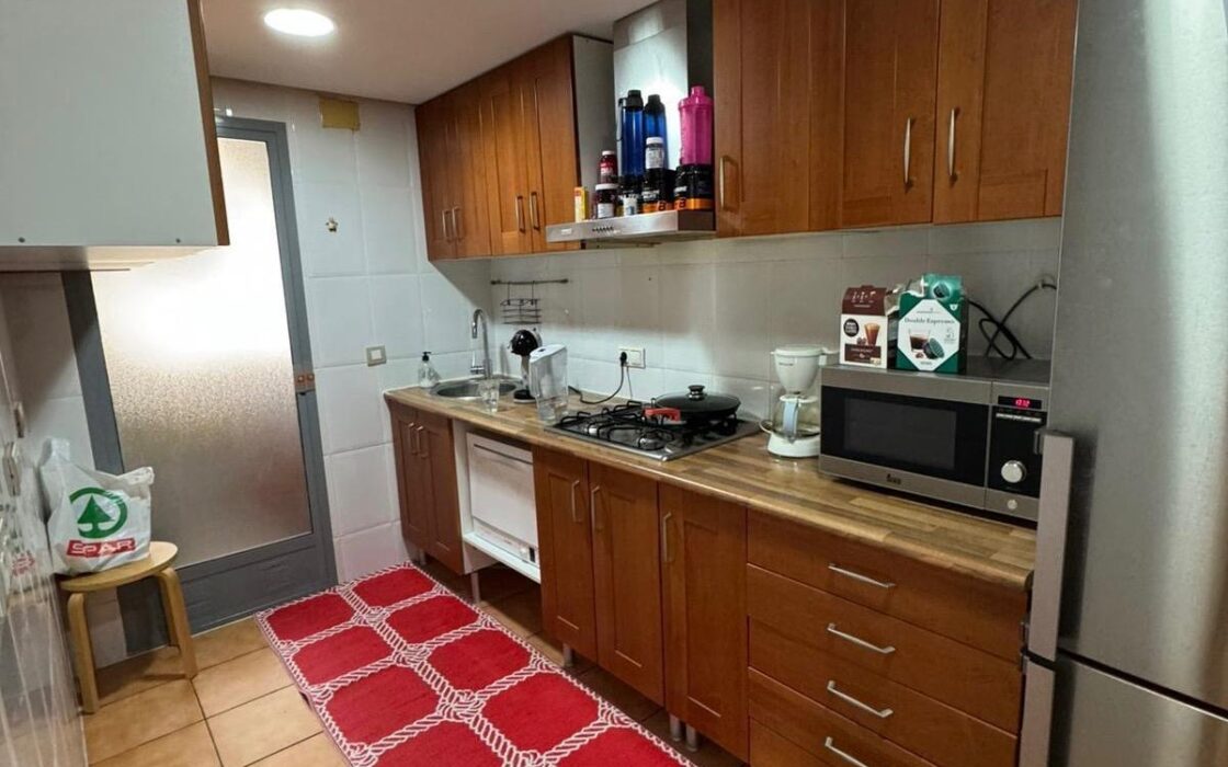 Квартира 3 спальни с террасой в Аликанте 91 кв.м