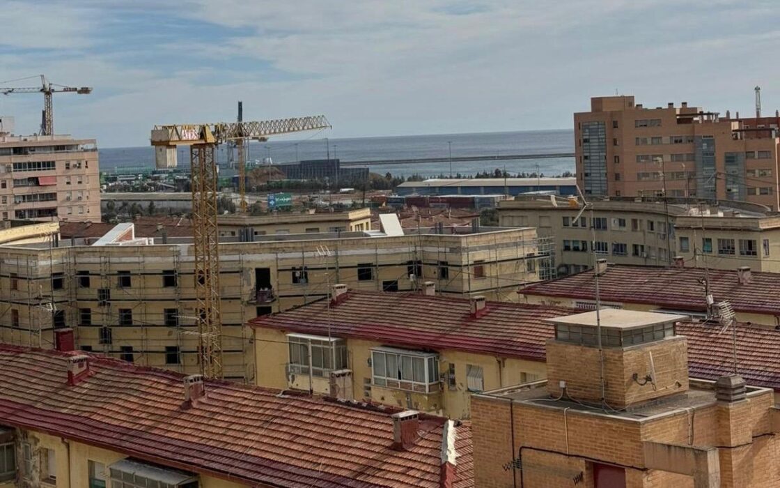 Квартира 3 спальни с террасой в Аликанте 91 кв.м