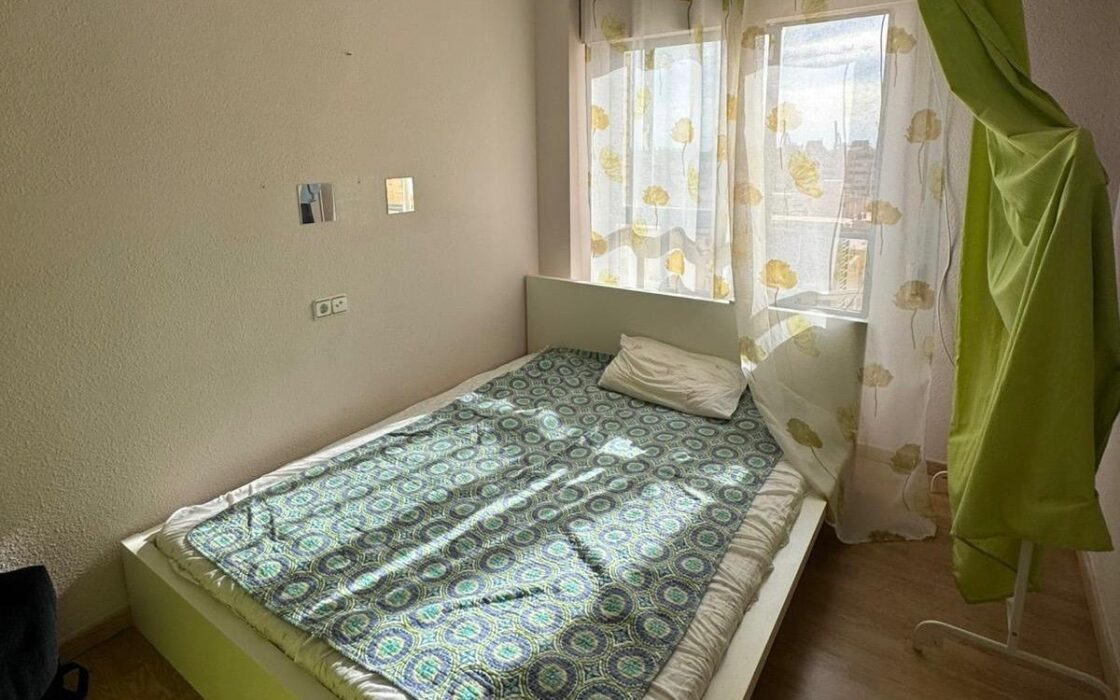 Квартира 3 спальни с террасой в Аликанте 91 кв.м