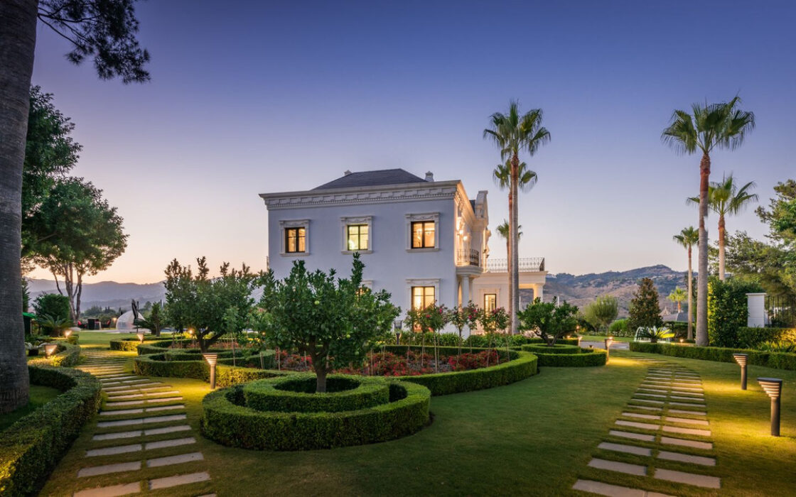 Вилла на Востоке Марбельи, 7 спален, терраса, 1190 кв.м.