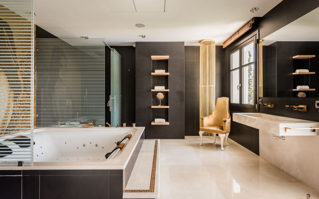 Вилла на Востоке Марбельи, 7 спален, терраса, 1190 кв.м.