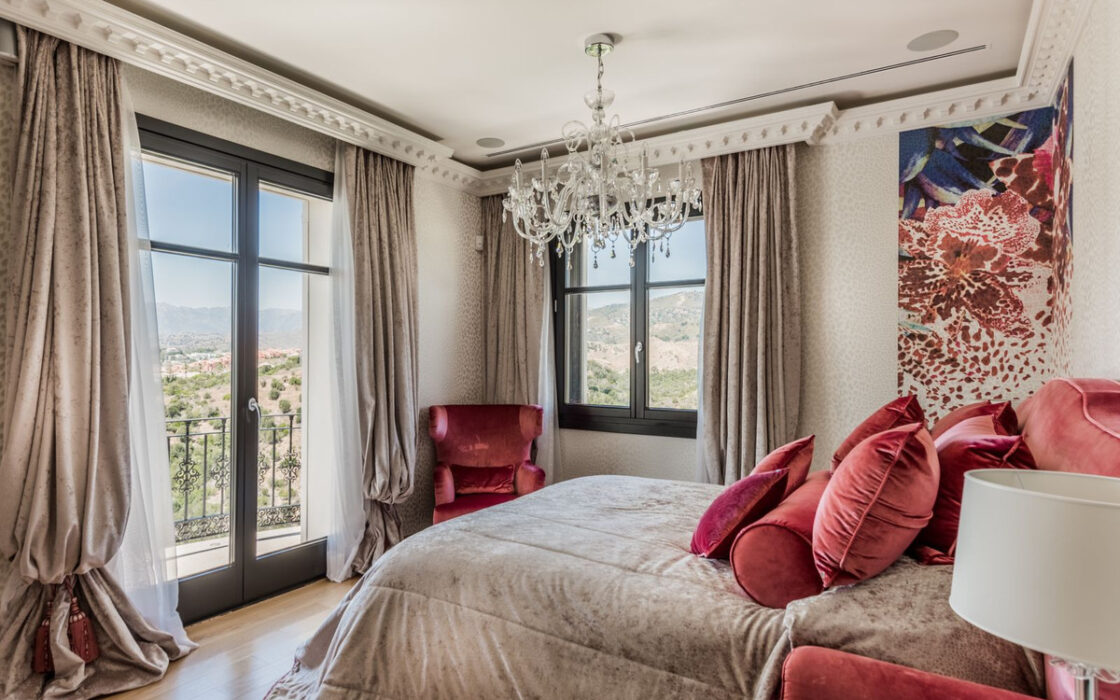 Вилла на Востоке Марбельи, 7 спален, терраса, 1190 кв.м.