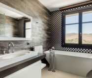 Вилла на Востоке Марбельи, 7 спален, терраса, 1190 кв.м.