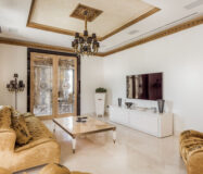 Вилла на Востоке Марбельи, 7 спален, терраса, 1190 кв.м.