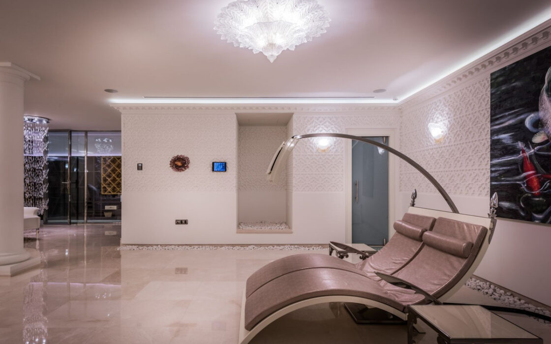 Вилла на Востоке Марбельи, 7 спален, терраса, 1190 кв.м.