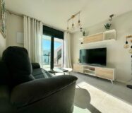 Современная квартира в Пилар-де-ла-Орадада с террасой 61 кв.м