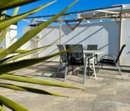 Современная квартира в Пилар-де-ла-Орадада с террасой 61 кв.м