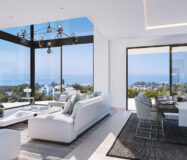 Двухквартирный дом в Марбелье с видом на море и террасой