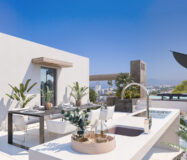 Двухквартирный дом в Марбелье с видом на море и террасой