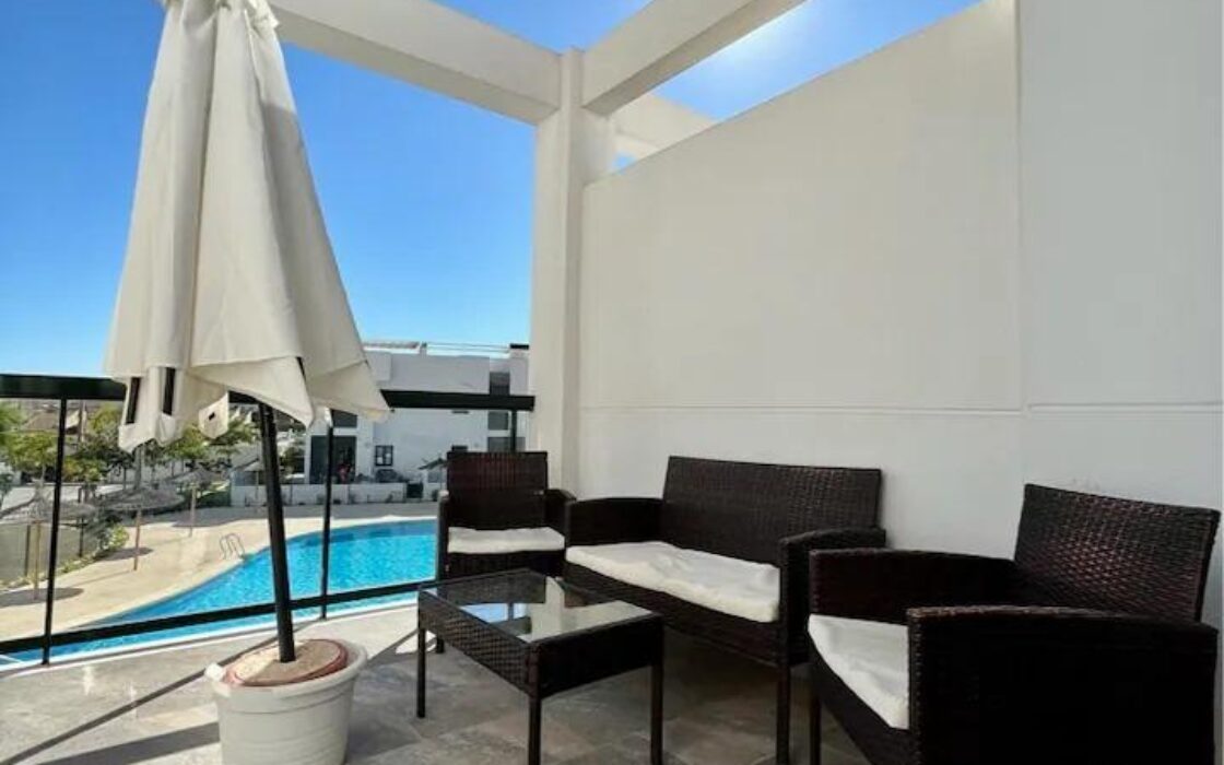 Современная квартира с балконом в Пилар-де-ла-Орадда 61 кв.м