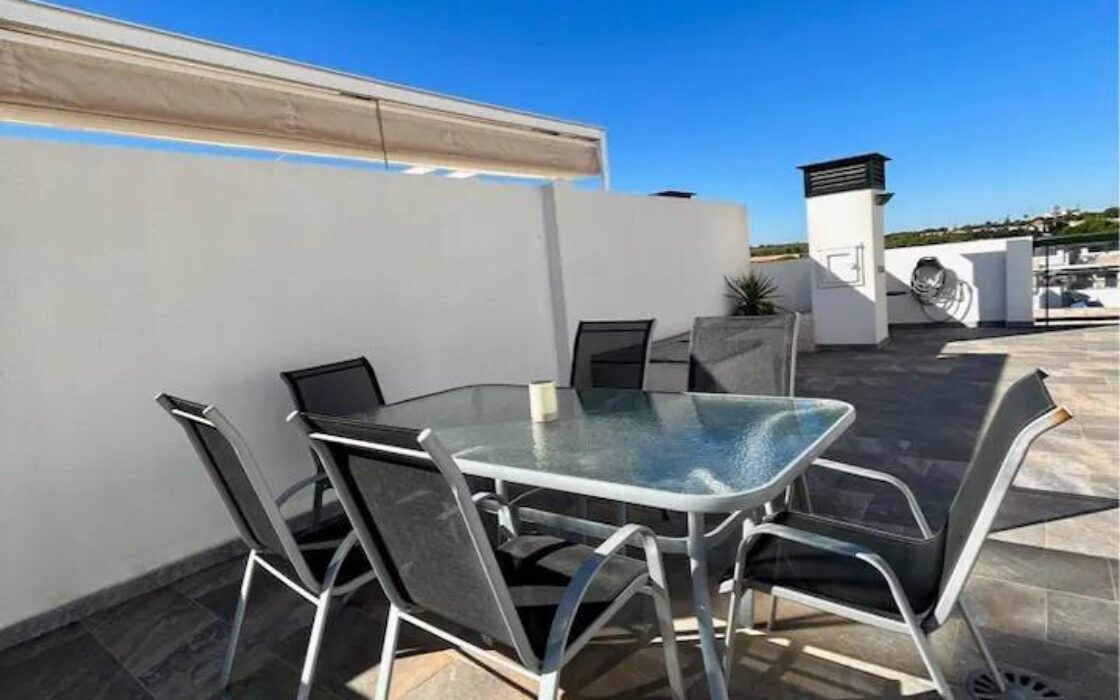 Современная квартира с балконом в Пилар-де-ла-Орадда 61 кв.м