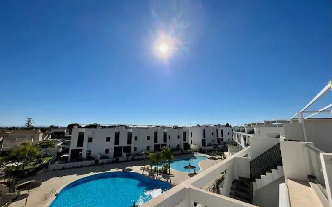 Современная квартира с балконом в Пилар-де-ла-Орадда 61 кв.м