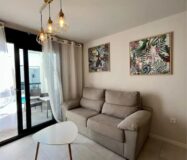 Современная квартира с балконом в Пилар-де-ла-Орадда 61 кв.м