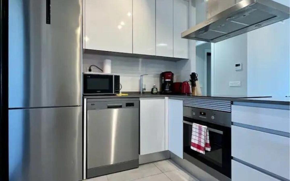 Современная квартира с балконом в Пилар-де-ла-Орадда 61 кв.м