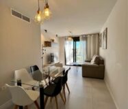 Современная квартира с балконом в Пилар-де-ла-Орадда 61 кв.м