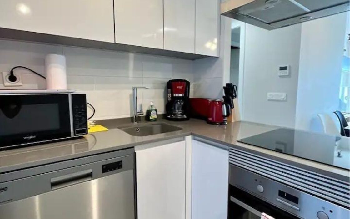 Современная квартира с балконом в Пилар-де-ла-Орадда 61 кв.м