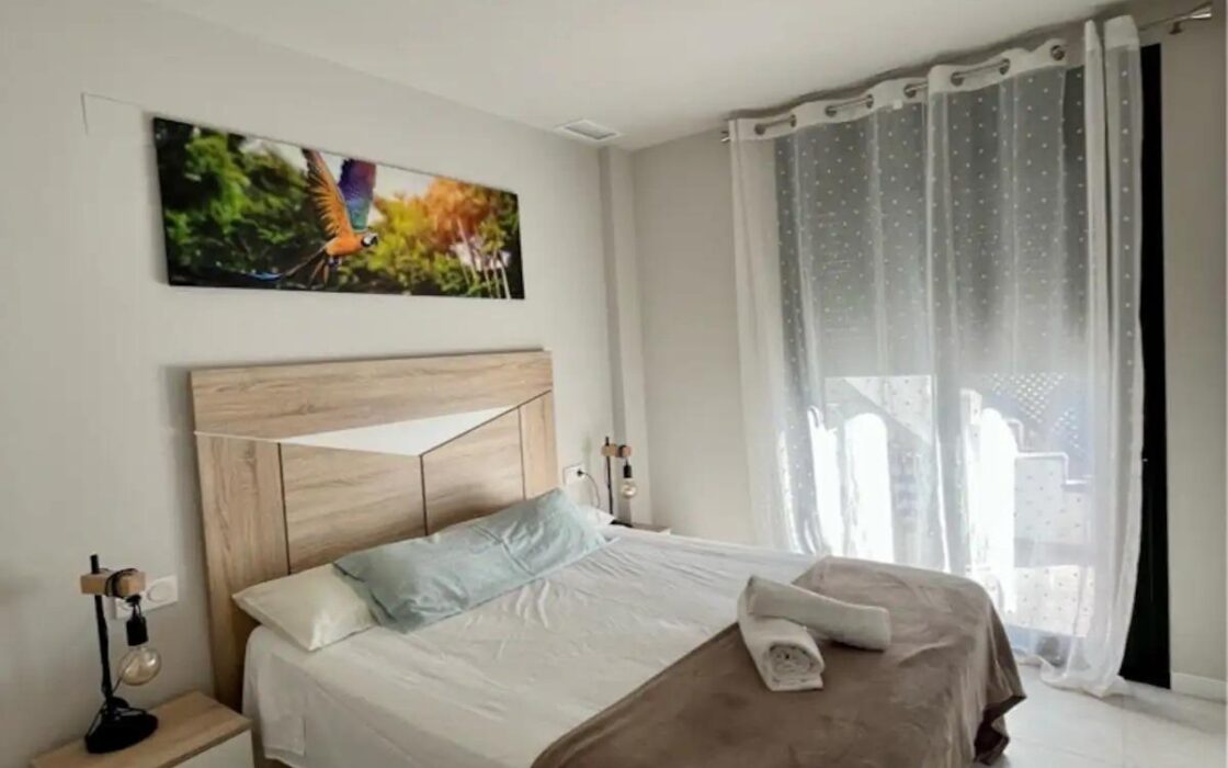 Современная квартира с балконом в Пилар-де-ла-Орадда 61 кв.м