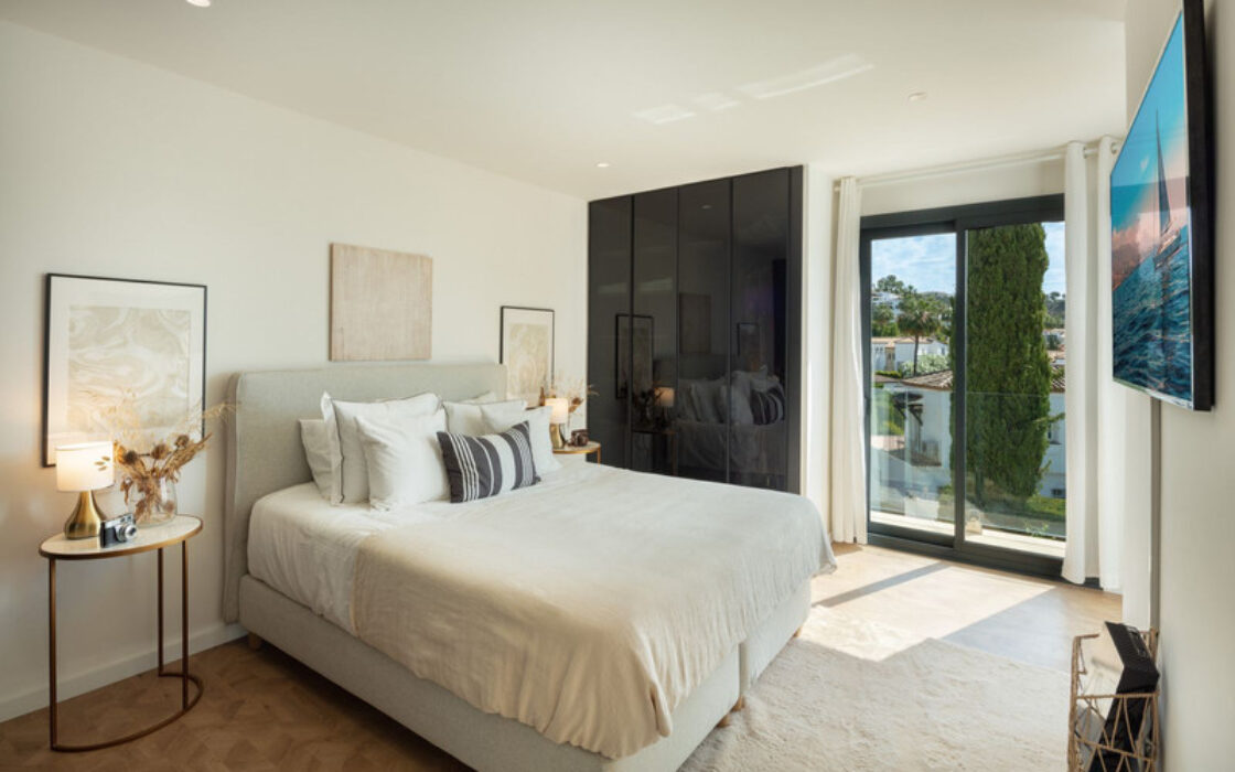 Вілла в Іспанії 235 кв.м з терасою біля моря