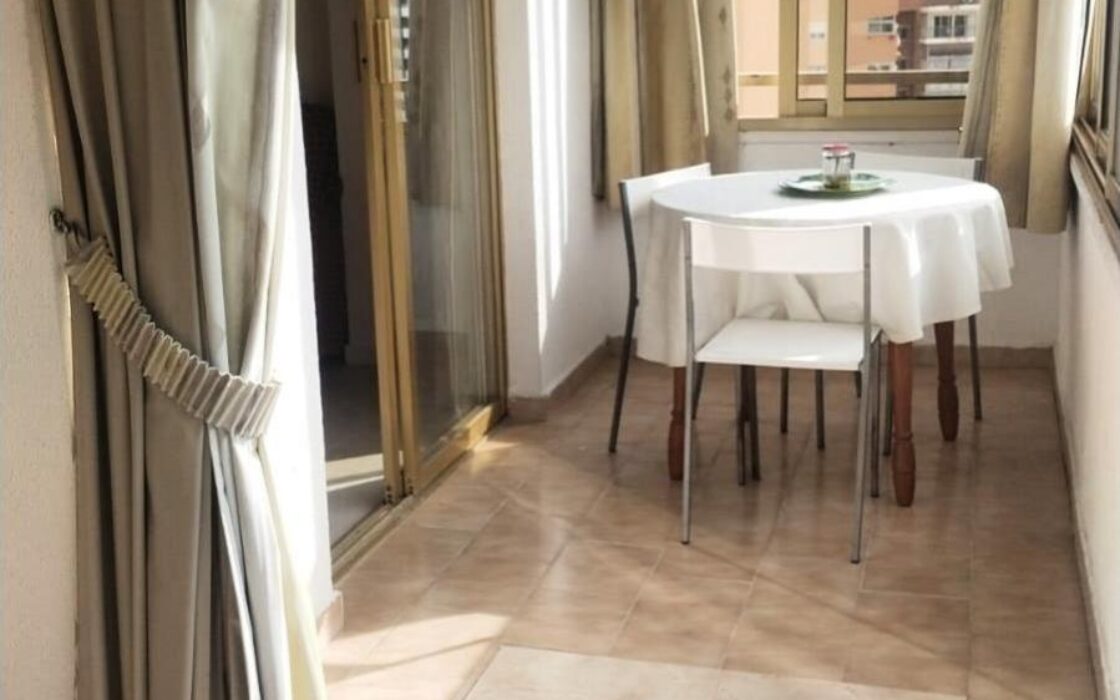 Квартира 54 кв.м с террасой в Бенидорме у моря