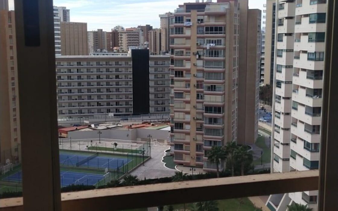 Квартира 54 кв.м с террасой в Бенидорме у моря