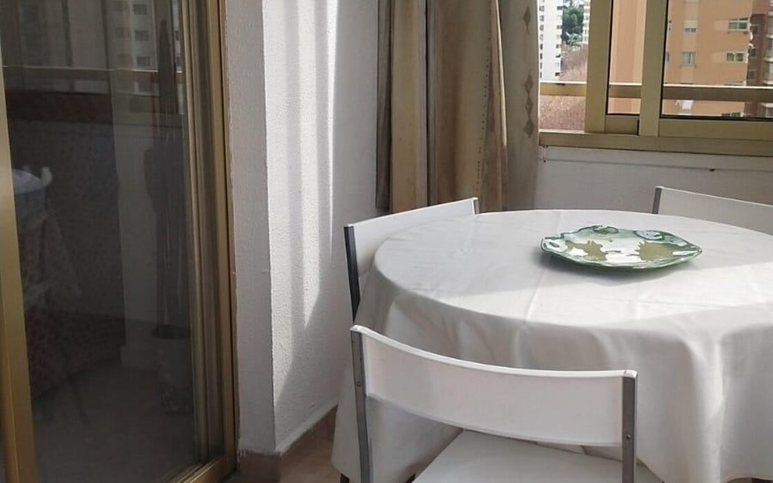 Квартира 54 кв.м с террасой в Бенидорме у моря