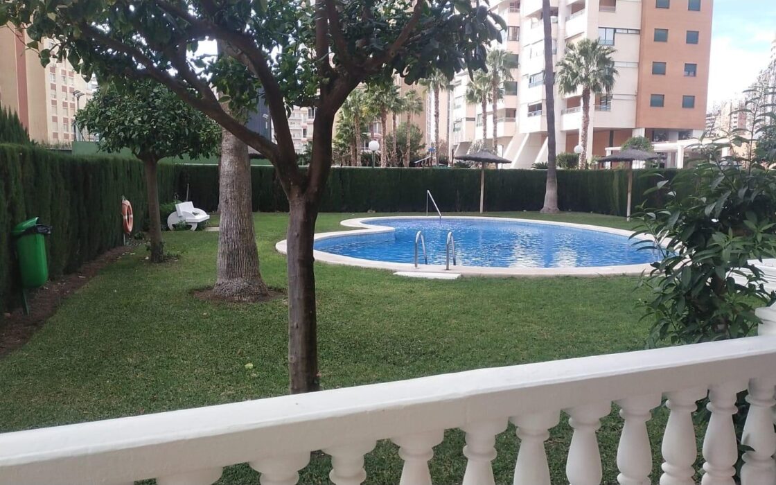 Квартира 54 кв.м с террасой в Бенидорме у моря