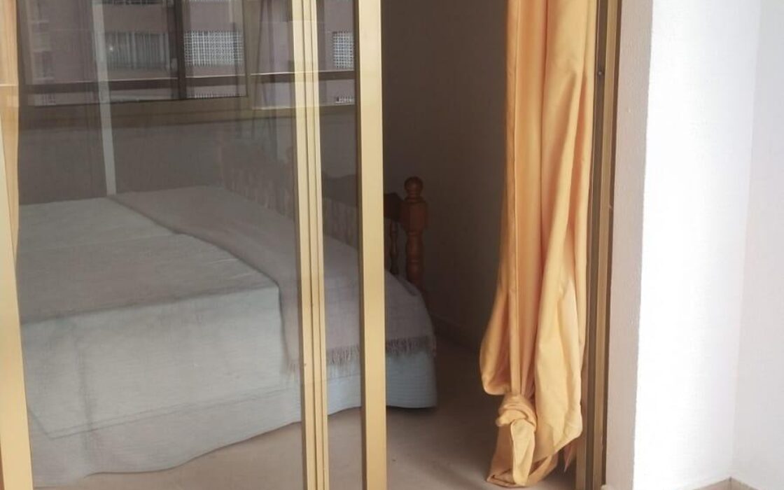 Квартира 54 кв.м с террасой в Бенидорме у моря