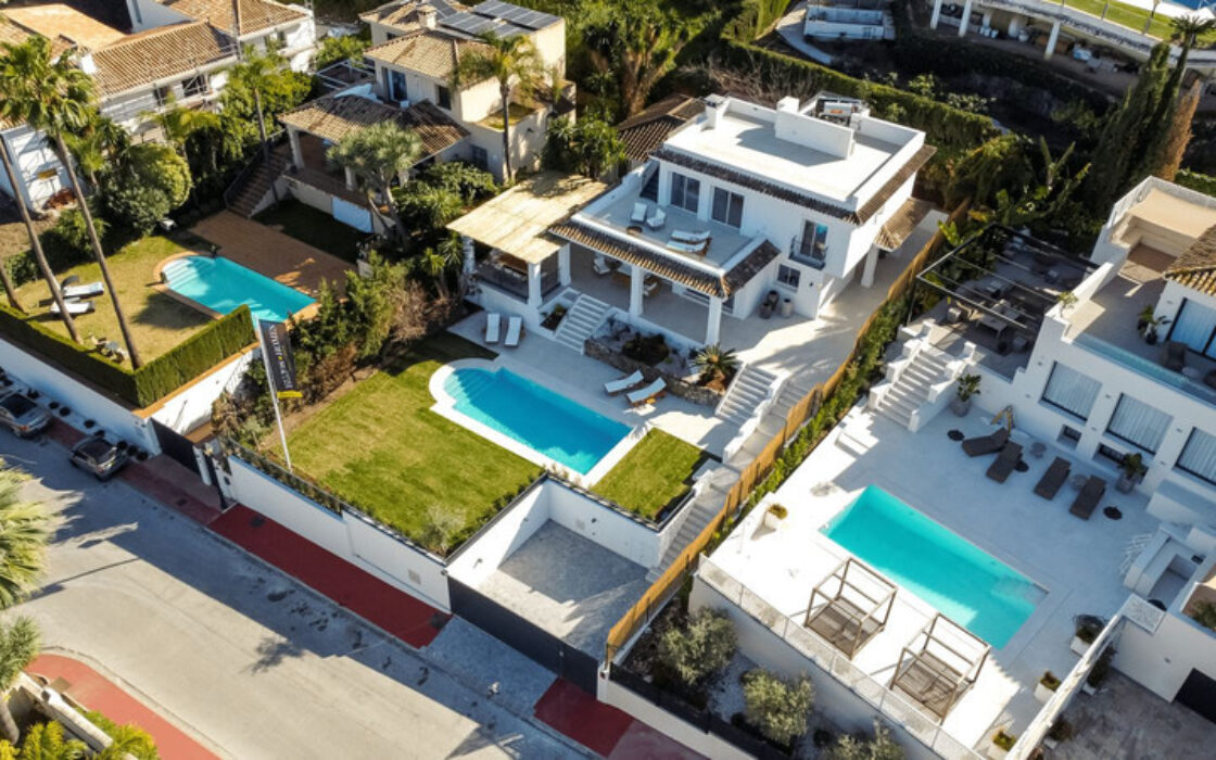 Вілла з терасою в Нойва-Андалусія, 448 кв.м, 6 кімнат