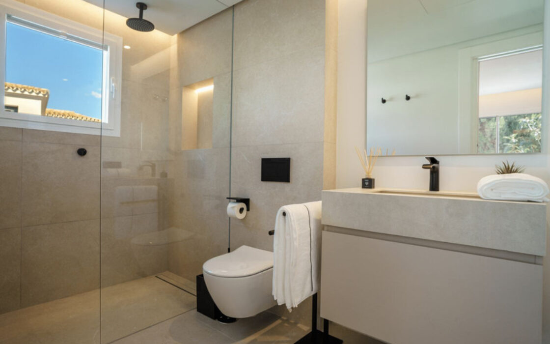 Вілла з терасою в Нойва-Андалусія, 448 кв.м, 6 кімнат