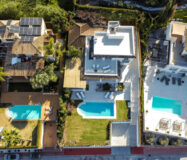 Вілла з терасою в Нойва-Андалусія, 448 кв.м, 6 кімнат