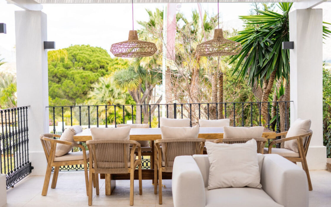 Вілла з терасою в Нойва-Андалусія, 448 кв.м, 6 кімнат