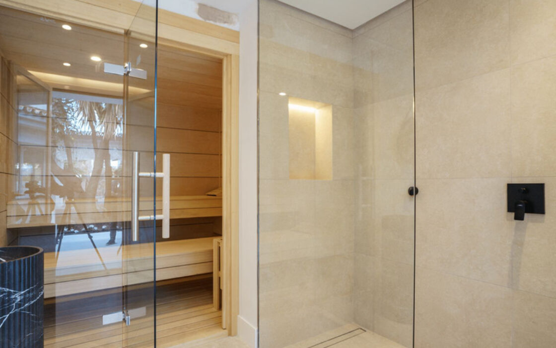 Вілла з терасою в Нойва-Андалусія, 448 кв.м, 6 кімнат