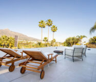 Вілла з терасою в Нойва-Андалусія, 448 кв.м, 6 кімнат