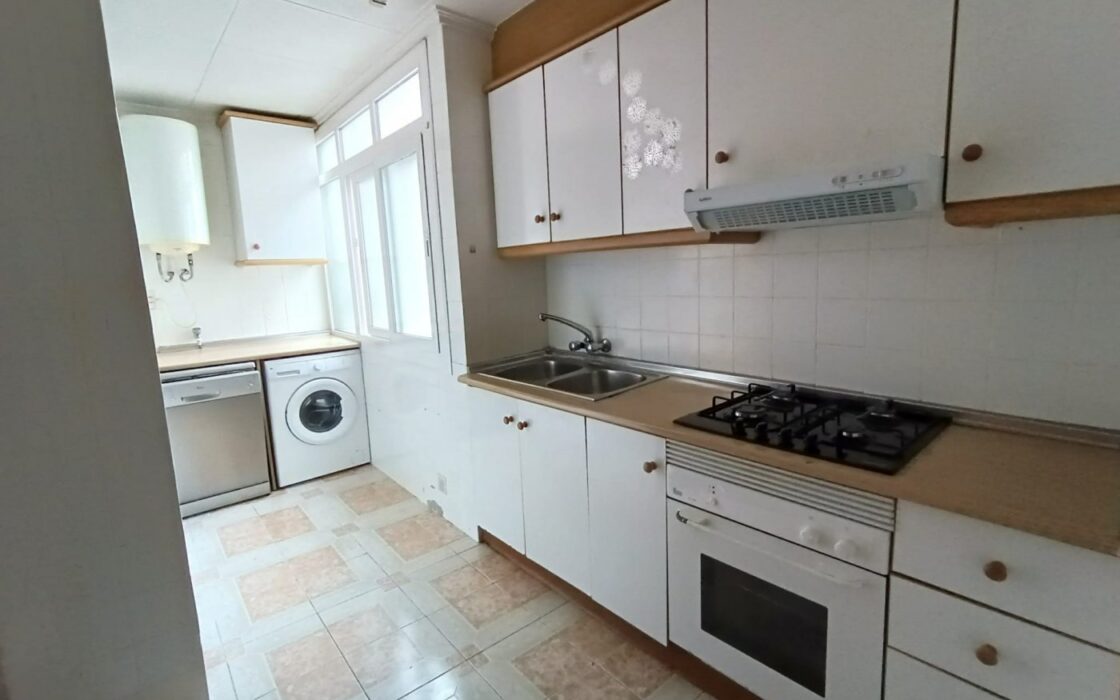 Апартаменти 101 кв.м в Аликанте з 3 спальнями та кондиціонером