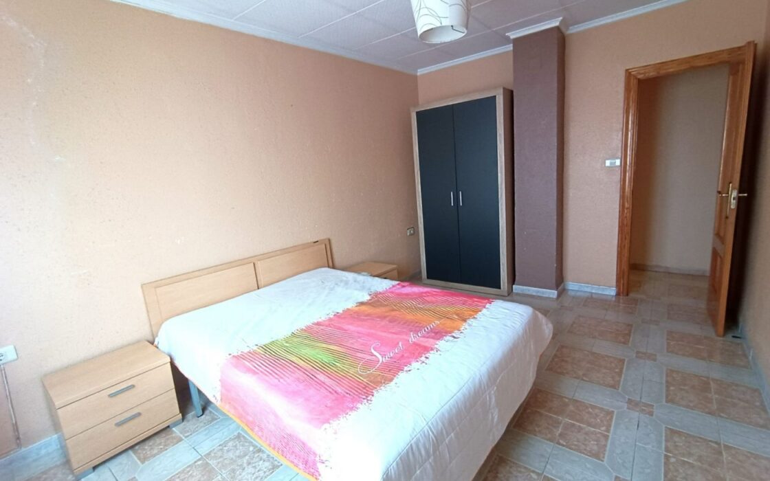 Апартаменти 101 кв.м в Аликанте з 3 спальнями та кондиціонером