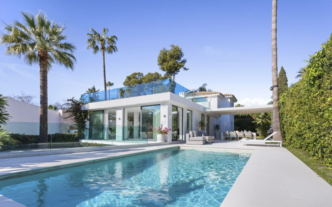 Современная вилла с террасой в Новой Андалусии, 391 кв.м.