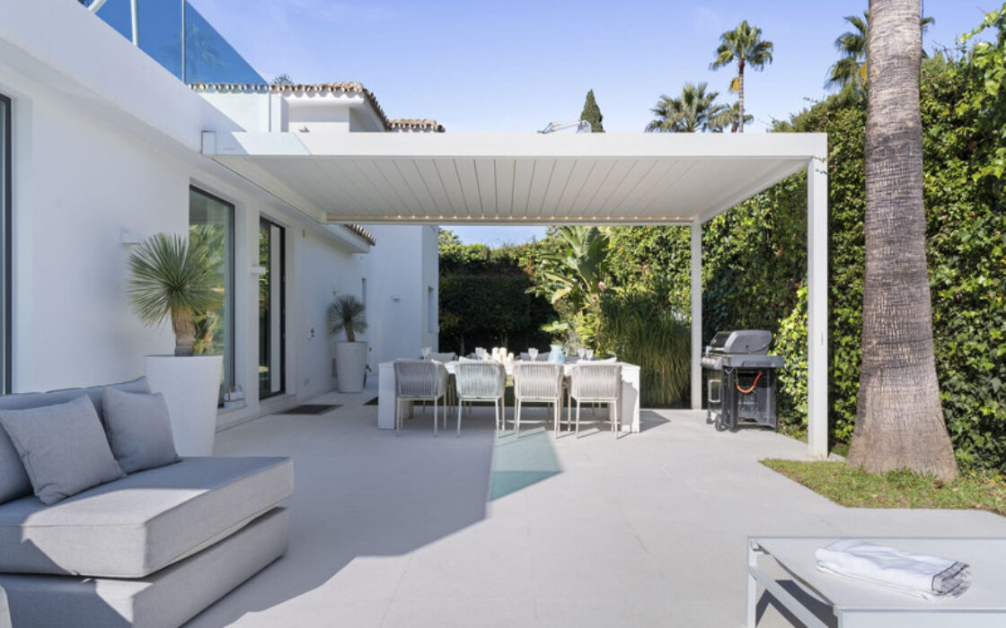 Современная вилла с террасой в Новой Андалусии, 391 кв.м.