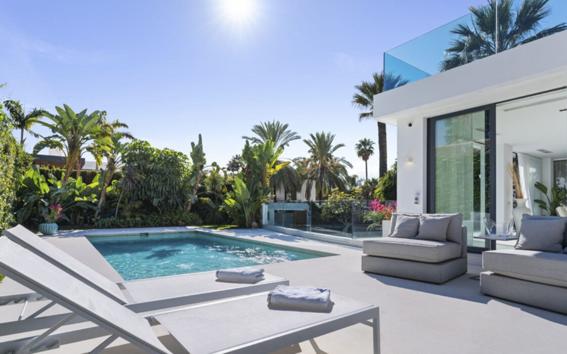 Современная вилла с террасой в Новой Андалусии, 391 кв.м.