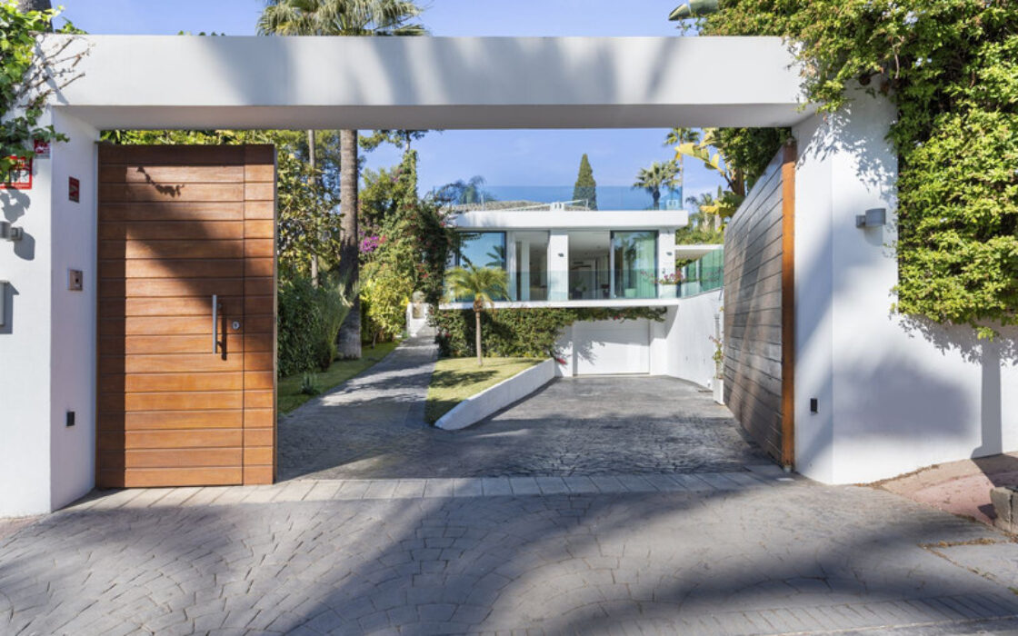 Современная вилла с террасой в Новой Андалусии, 391 кв.м.