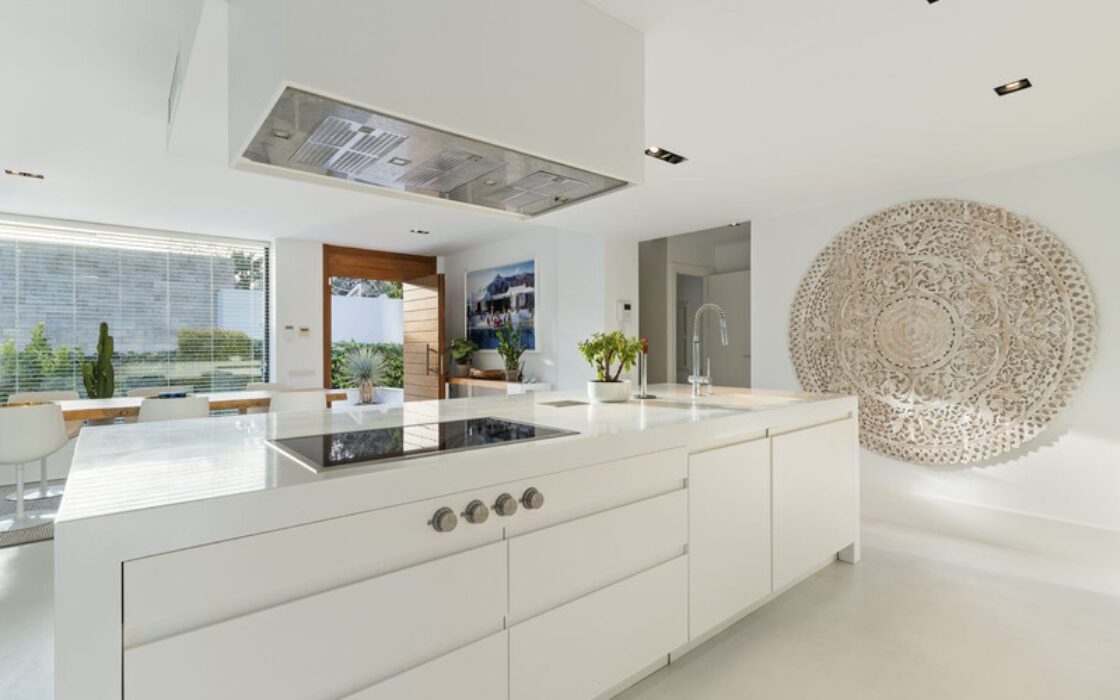 Современная вилла с террасой в Новой Андалусии, 391 кв.м.