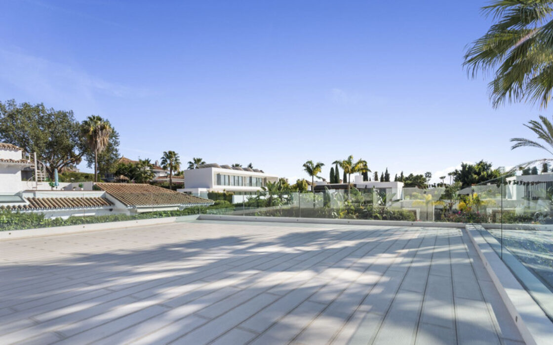 Современная вилла с террасой в Новой Андалусии, 391 кв.м.