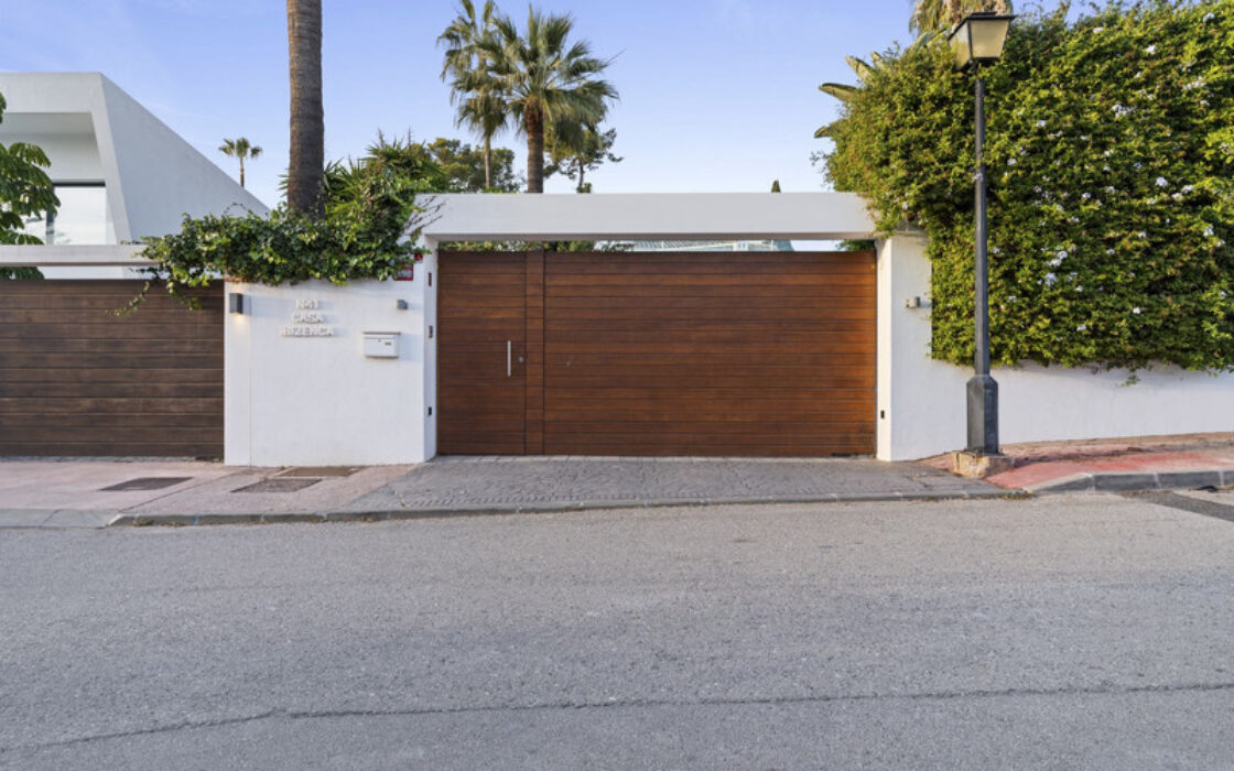 Современная вилла с террасой в Новой Андалусии, 391 кв.м.