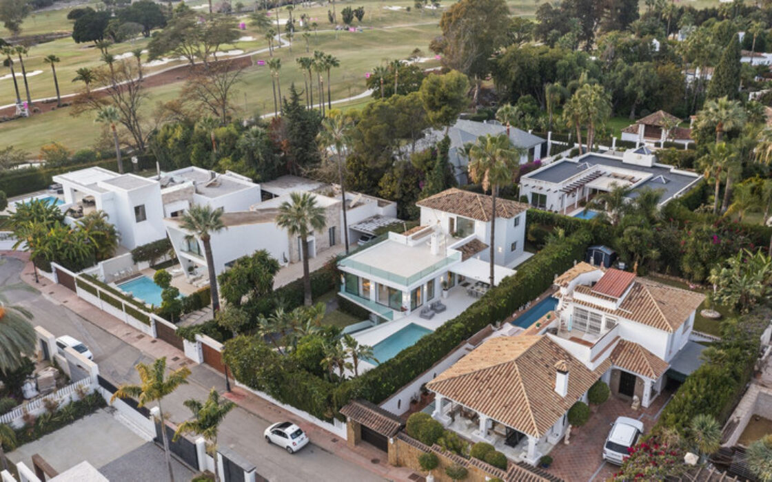 Современная вилла с террасой в Новой Андалусии, 391 кв.м.