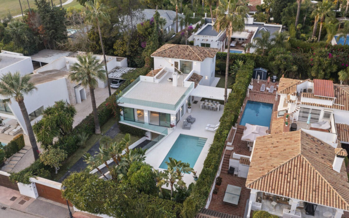 Современная вилла с террасой в Новой Андалусии, 391 кв.м.