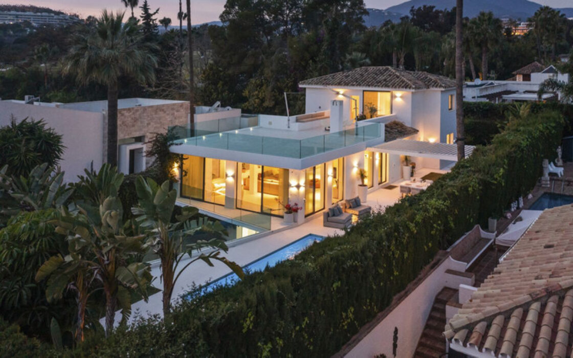 Современная вилла с террасой в Новой Андалусии, 391 кв.м.