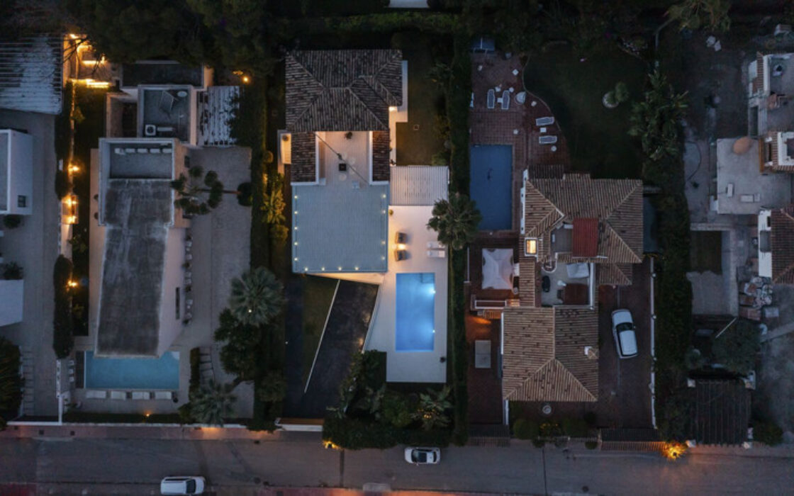 Современная вилла с террасой в Новой Андалусии, 391 кв.м.