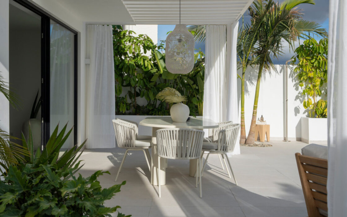 Вілла 6+5 кімнат у Новій Андалусії з терасою біля моря 260 кв.м