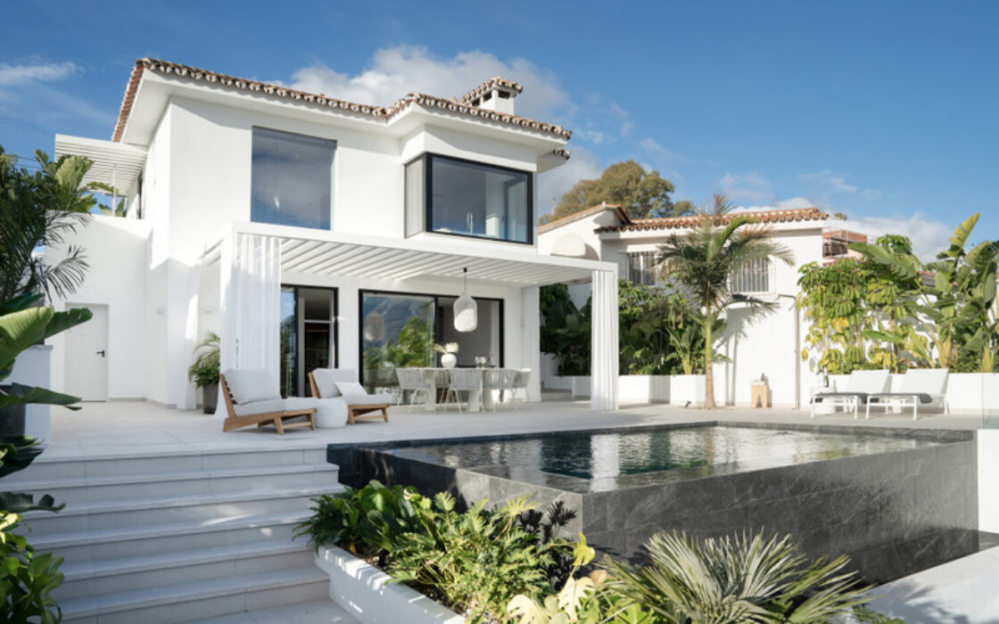 Вілла 6+5 кімнат у Новій Андалусії з терасою біля моря 260 кв.м