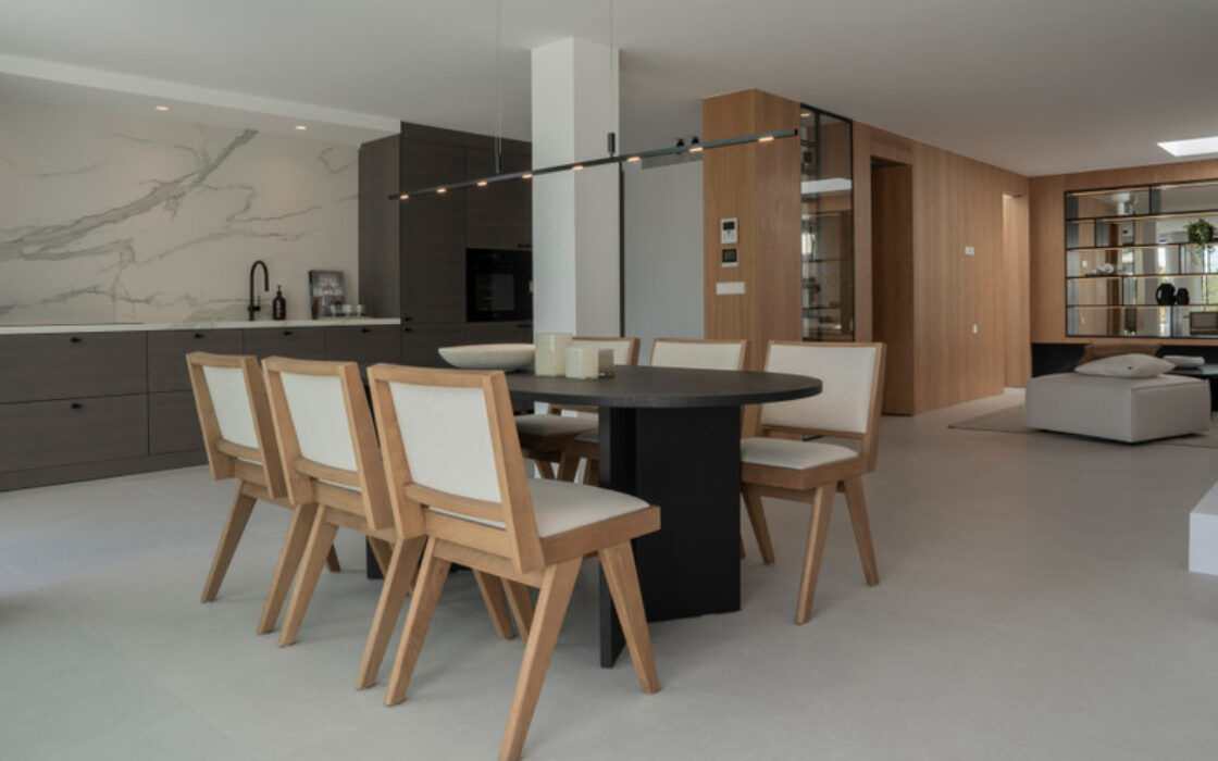 Вілла 6+5 кімнат у Новій Андалусії з терасою біля моря 260 кв.м